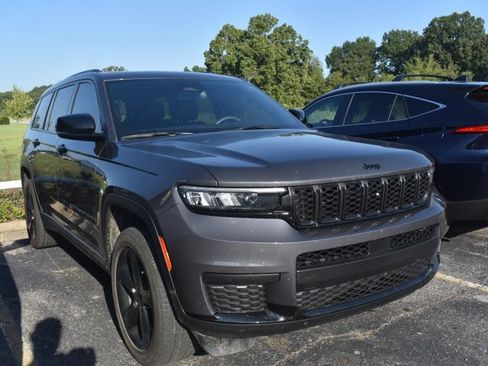 Used 2025 Jeep Grand Cherokee L Altitude AWD/4WD image 3