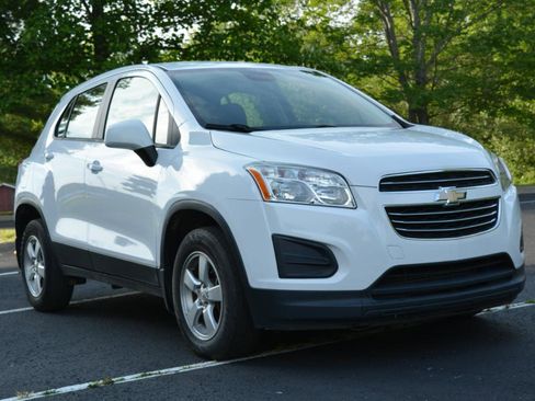 Used 2016 Chevrolet Trax LS w/ LPO, Protection Package AWD/4WD image 3