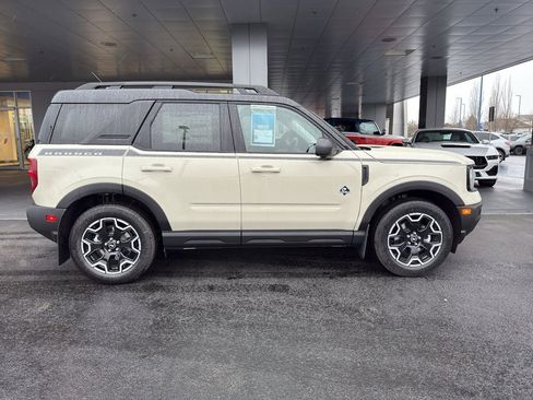 Used 2025 Ford Bronco Sport Outer Banks w/ Outer Banks Tech Package+ image 3