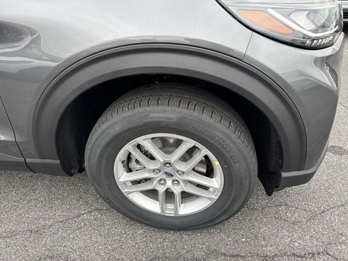 New 2026 Ford Explorer Active image 12