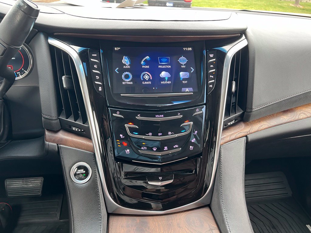 Used 2017 Cadillac Escalade Luxury AWD/4WD image 36