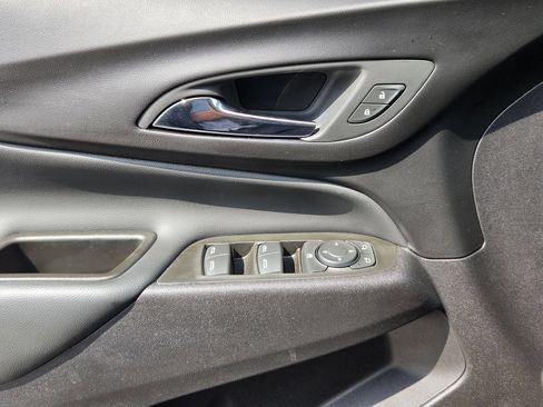 Used 2024 Chevrolet Equinox LT FWD image 11
