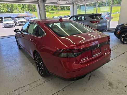 Used 2025 Honda Accord Touring image 3