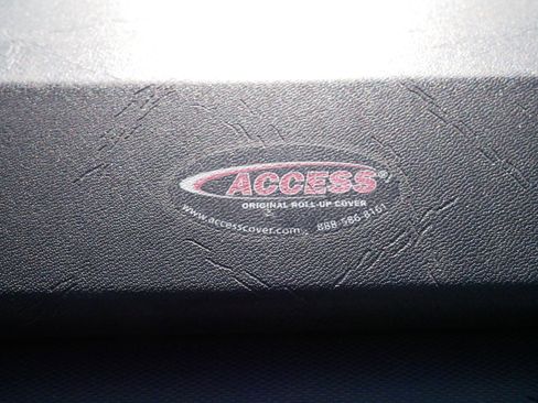 Used 2015 GMC Sierra 1500 SLT w/ SLT Crew Cab Value Package image 18