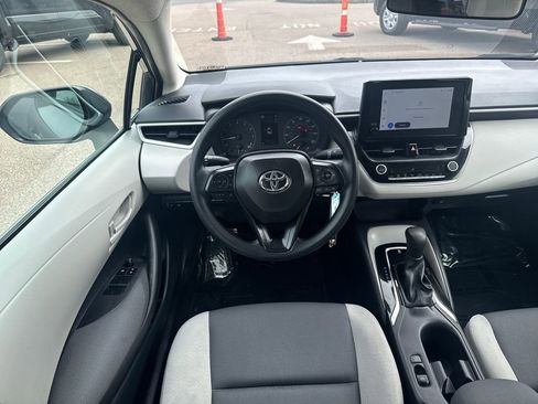 Used 2025 Toyota Corolla LE FWD image 11