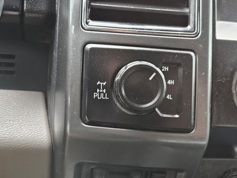 Used 2020 Ford F250 XLT w/ XLT Premium Package AWD/4WD image 19