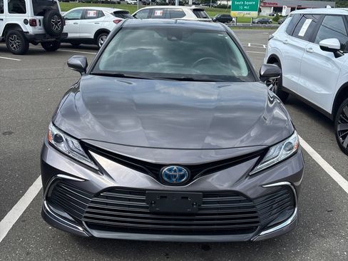 Used 2023 Toyota Camry XLE FWD image 1