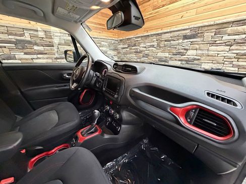 Used 2016 Jeep Renegade Trailhawk AWD/4WD image 13
