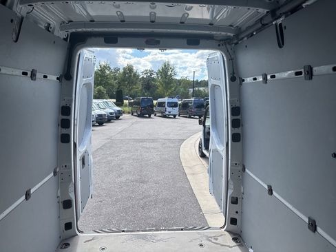 Used 2024 Mercedes-Benz Sprinter 2500 image 13