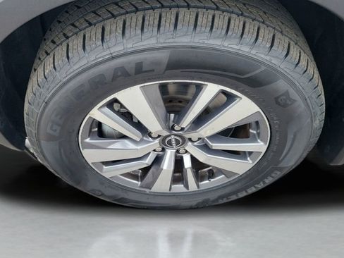Used 2024 Nissan Pathfinder SL w/ Black Appearance Package FWD image 22