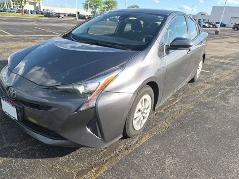 Used 2017 Toyota Prius Two FWD image 3