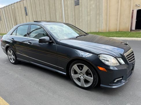 Used 2011 Mercedes-Benz E 350 4MATIC Sedan image 8