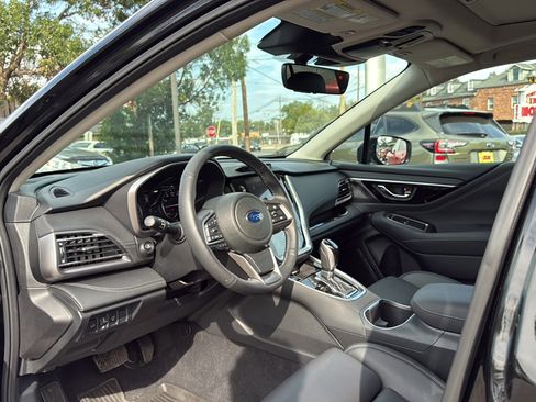Used 2025 Subaru Outback Limited image 13