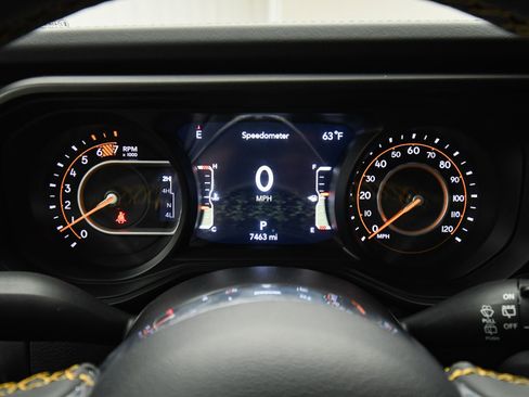 Used 2024 Jeep Wrangler Sahara image 14