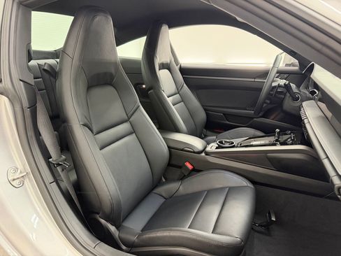 Certified 2025 Porsche 911 Carrera RWD image 24