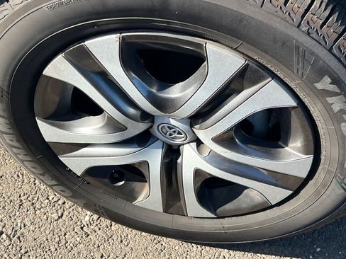 Used 2017 Toyota RAV4 LE w/ Carpet Mat Package FWD image 15
