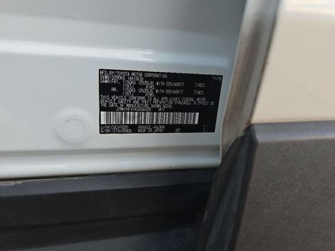 Used 2019 Toyota RAV4 LE image 19