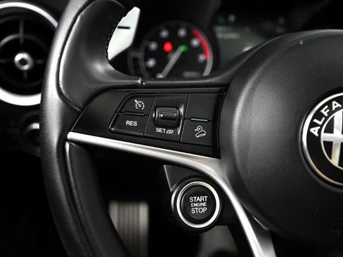 Used 2018 Alfa Romeo Stelvio Ti Sport image 33