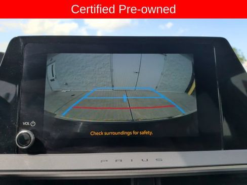 Used 2025 Toyota Prius LE FWD image 21