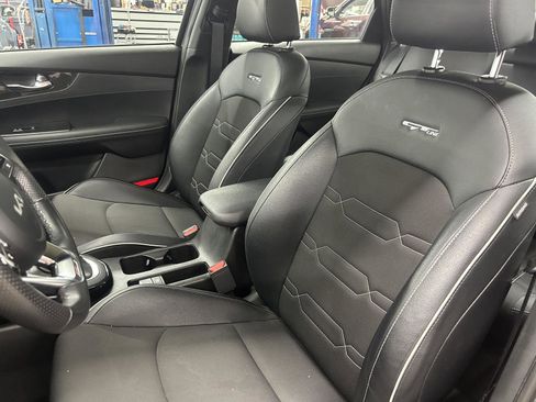 Used 2023 Kia Forte GT-Line w/ GT-Line Premium Package image 9