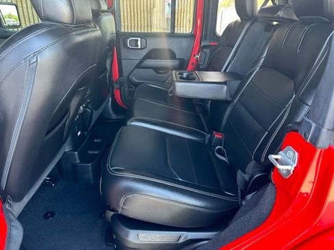 Used 2021 Jeep Wrangler Unlimited Sahara w/ Cold Weather Group AWD/4WD image 19