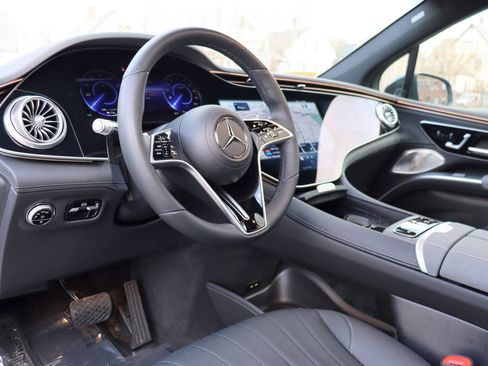 Used 2025 Mercedes-Benz EQS 450+ 4MATIC SUV w/ Winter Package image 11