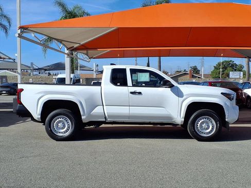 Used 2024 Toyota Tacoma SR image 3