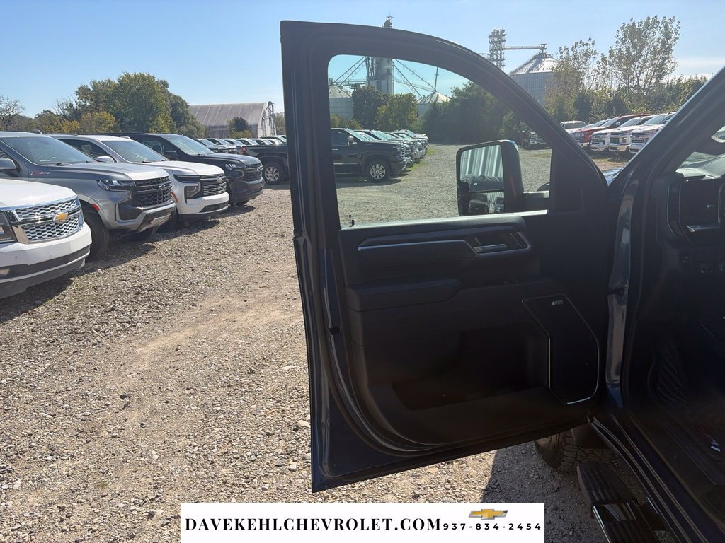 Used 2025 Chevrolet Silverado 2500 LTZ w/ LTZ Plus Package AWD/4WD image 11