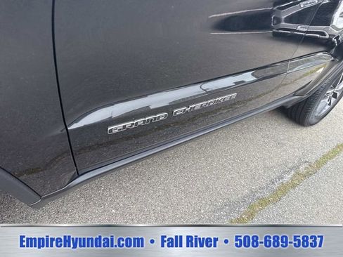 Used 2021 Jeep Grand Cherokee Limited AWD/4WD image 14