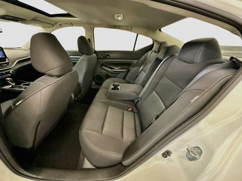 Used 2023 Nissan Altima 2.5 SV w/ SV Premium Package FWD image 29