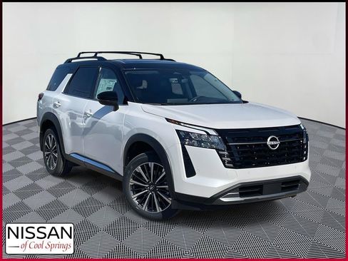 New 2026 Nissan Pathfinder Platinum AWD/4WD image 1
