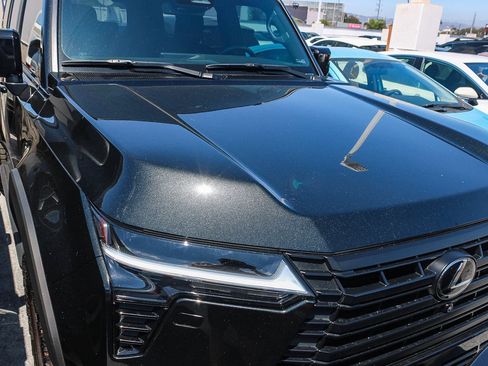 Used 2026 Lexus GX 550 AWD/4WD image 3