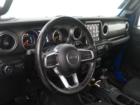 Used 2022 Jeep Wrangler Unlimited Sahara w/ Dual Top Group image 19