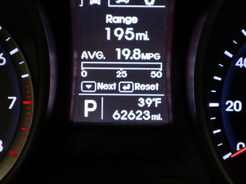 Used 2015 Hyundai Santa Fe Sport image 33