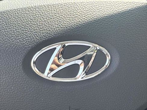 Certified 2026 Hyundai Venue SEL FWD image 33