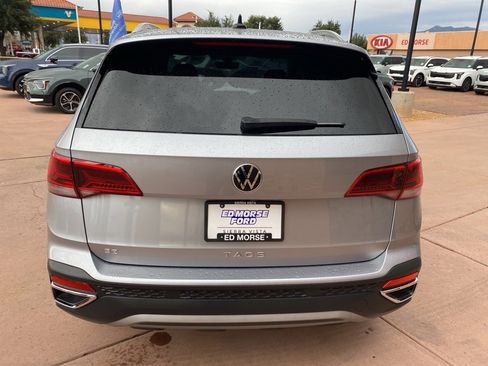 Used 2024 Volkswagen Taos SE image 8