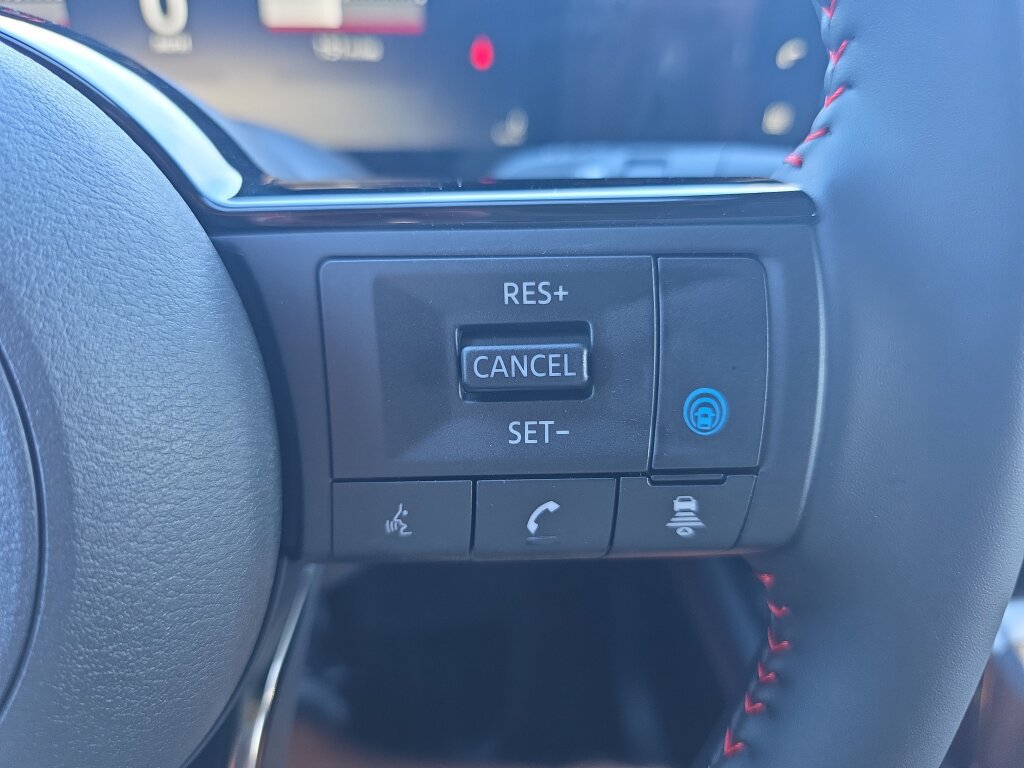 New 2027 Nissan Kicks SR w/ Cold Weather Package FWD image 9