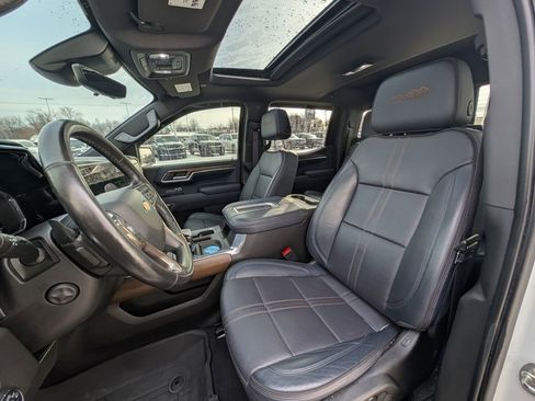 Used 2022 Chevrolet Silverado 1500 High Country w/ High Country Premium Package image 18