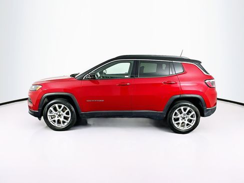 Used 2025 Jeep Compass Limited image 4