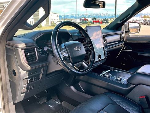 Used 2022 Ford Expedition Platinum AWD/4WD image 14