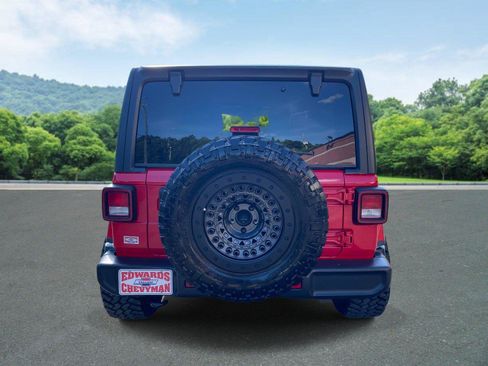 Used 2020 Jeep Wrangler Unlimited Sahara AWD/4WD image 22
