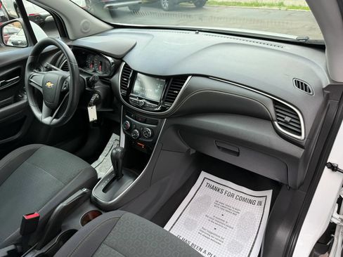 Used 2017 Chevrolet Trax LS w/ LPO, Protection Package AWD/4WD image 15