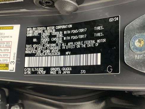 Certified 2024 Toyota 4Runner SR5 Premium image 35