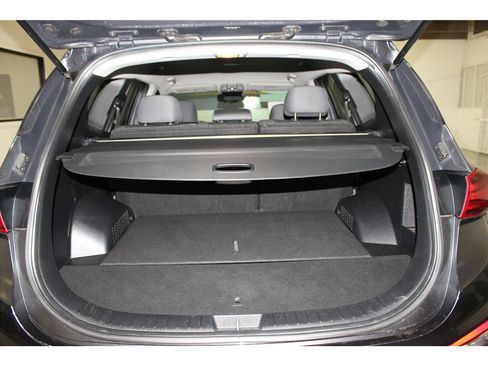 Used 2020 Hyundai Santa Fe SEL image 18