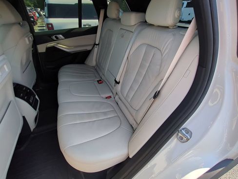 Used 2019 BMW X5 xDrive40i w/ Convenience Package AWD/4WD image 15