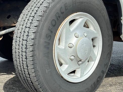 Used 2009 Ford E-350 and Econoline 350 XL RWD image 28