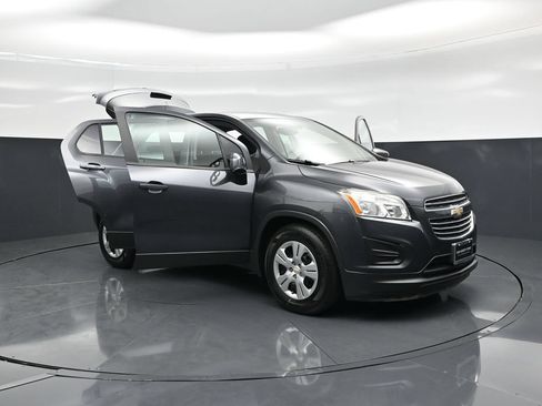 Used 2016 Chevrolet Trax LS FWD image 31