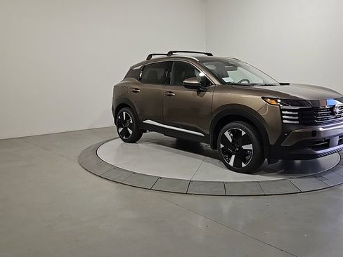 New 2025 Nissan Kicks SR image 7