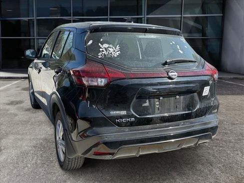 Used 2022 Nissan Kicks S image 3