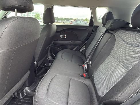 Used 2018 Kia Soul + FWD image 15